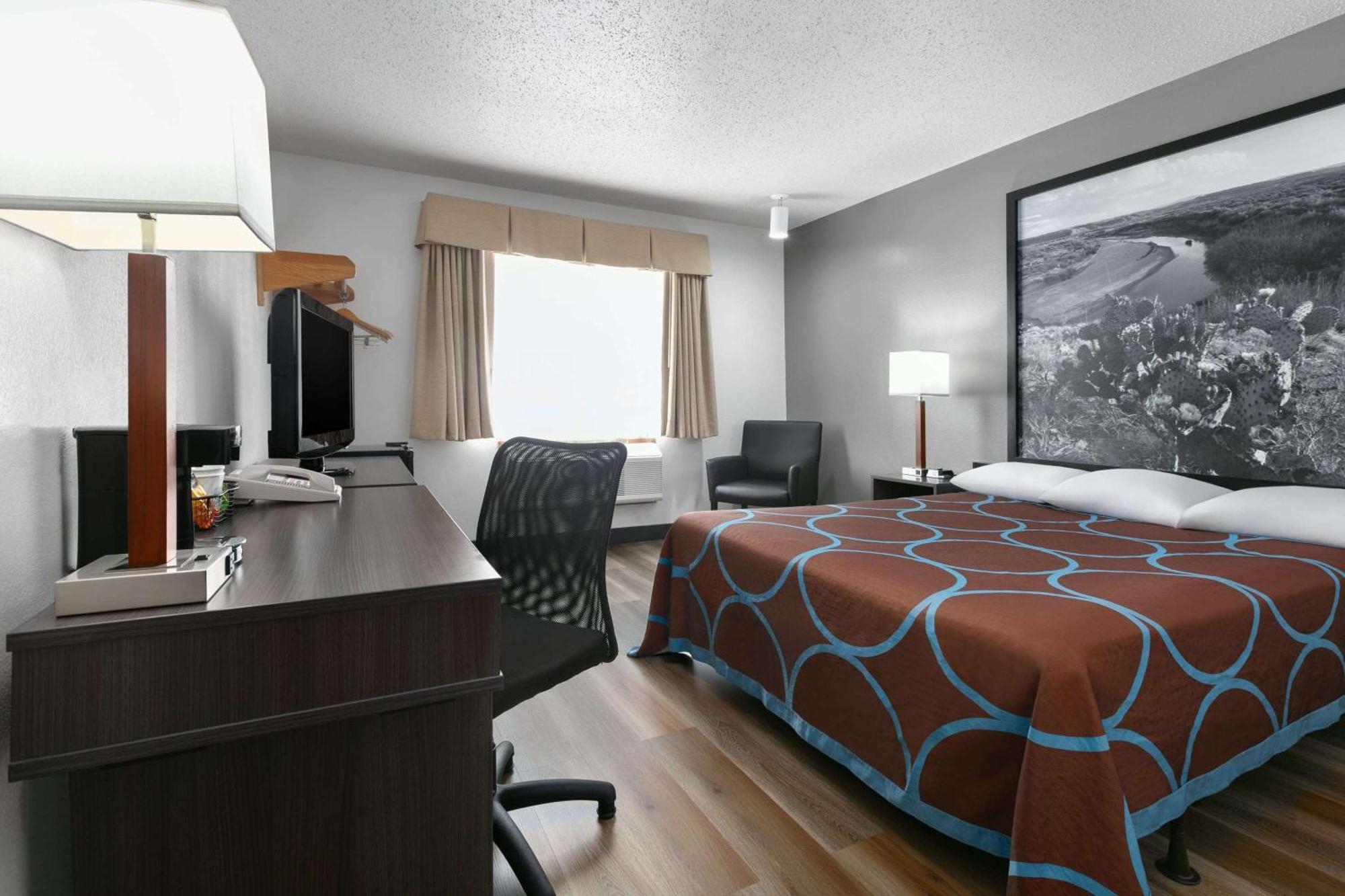 Super 8 By Wyndham Grapevine/Dfw Airport Northwest Hotell Exteriör bild