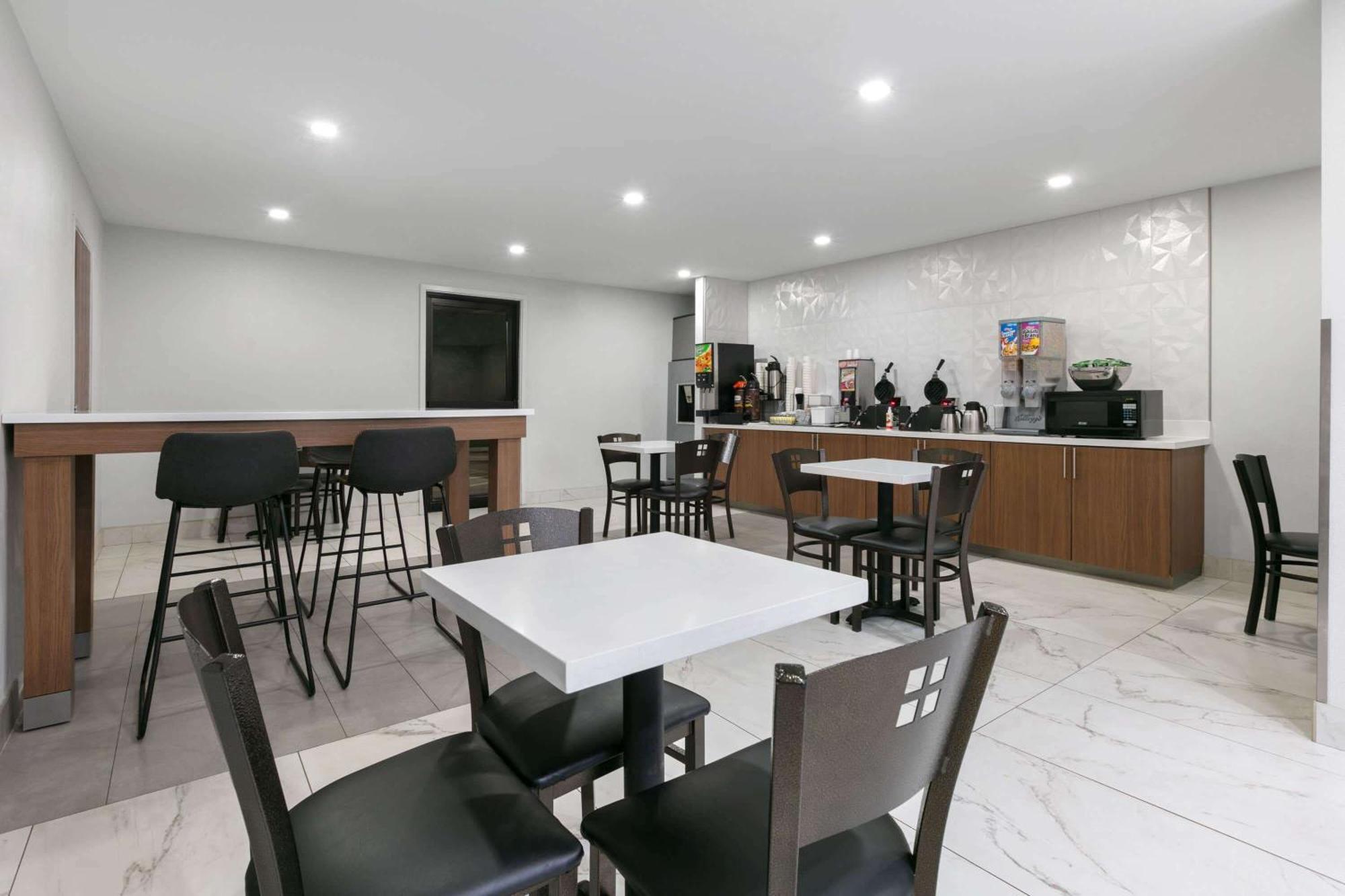 Super 8 By Wyndham Grapevine/Dfw Airport Northwest Hotell Exteriör bild