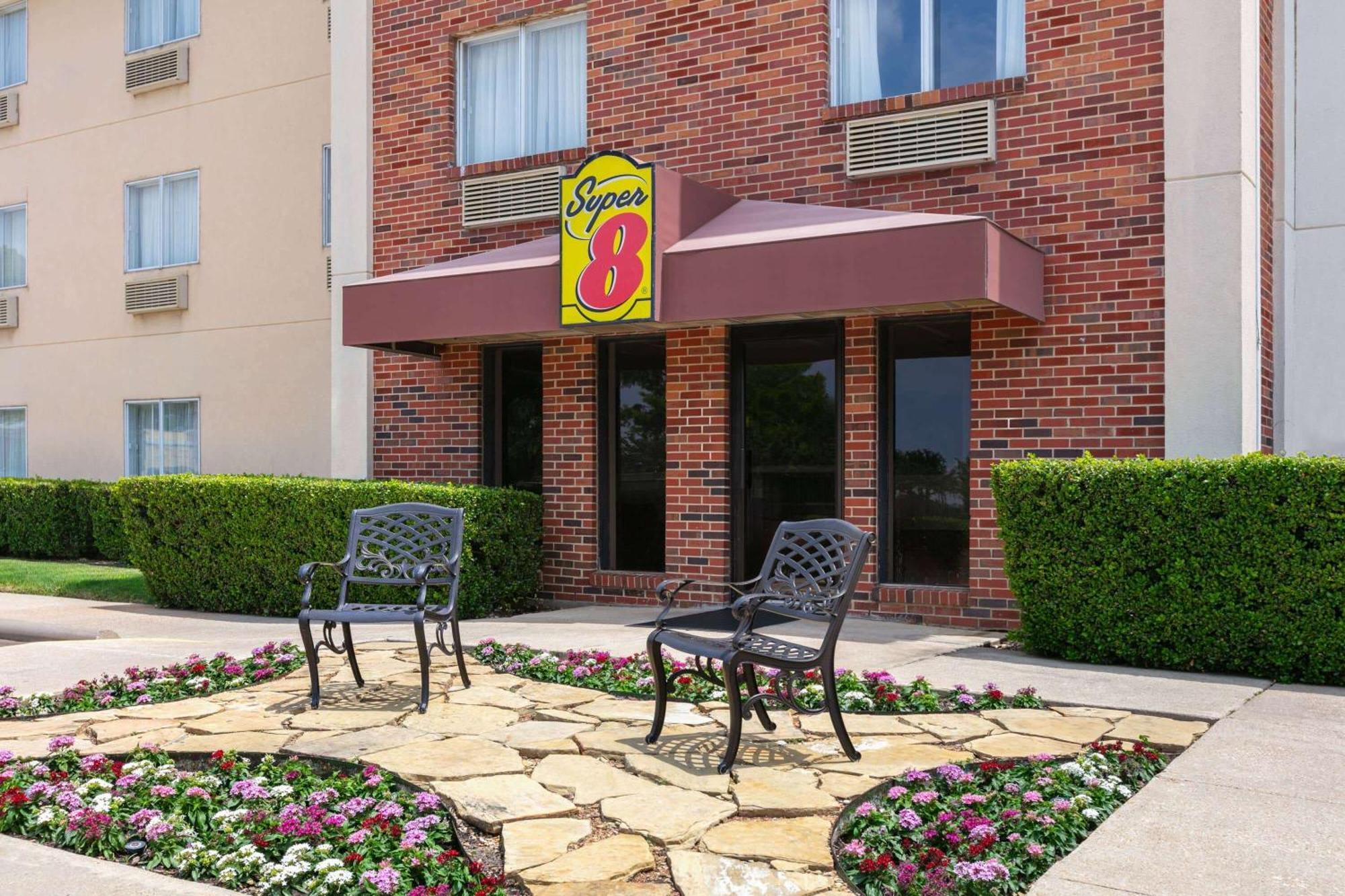 Super 8 By Wyndham Grapevine/Dfw Airport Northwest Hotell Exteriör bild