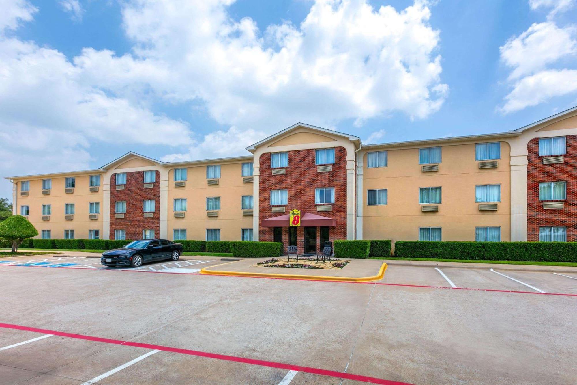 Super 8 By Wyndham Grapevine/Dfw Airport Northwest Hotell Exteriör bild